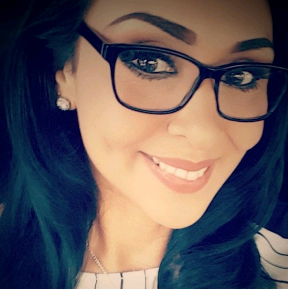 Meet your Posher, Alma